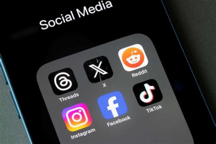 D'Amelio: The Rise of Social Media Royalty