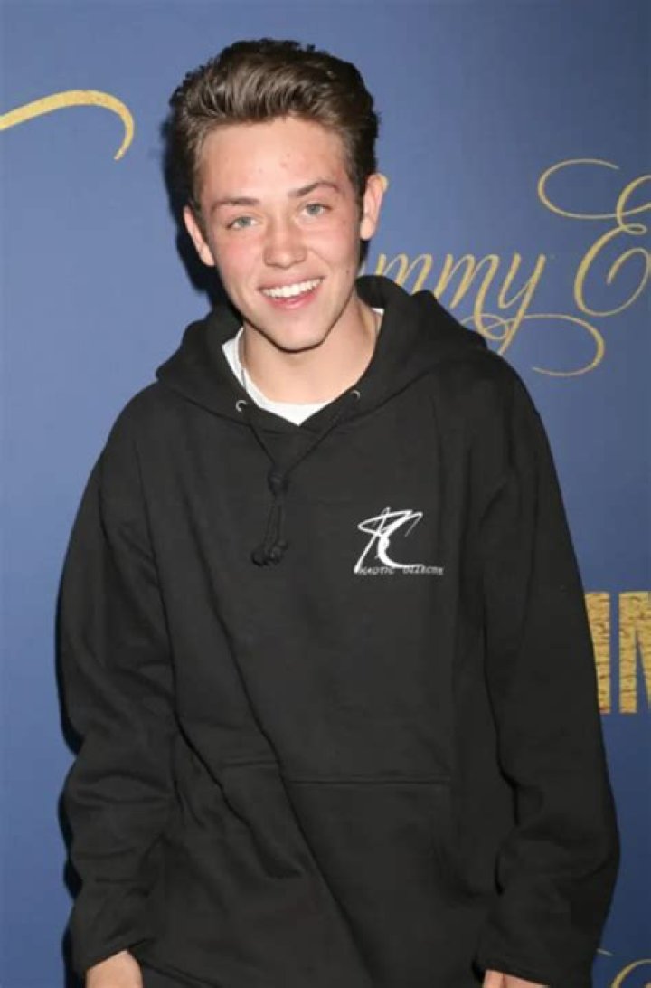 Ethan Cutkosky Height: The Rising Star in Hollywood