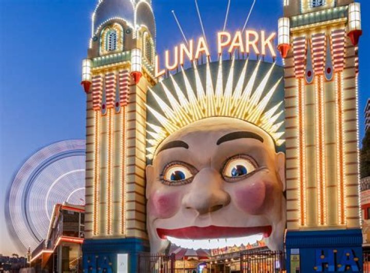 Exploring the Enchantment of Jenny Godson at Luna Park