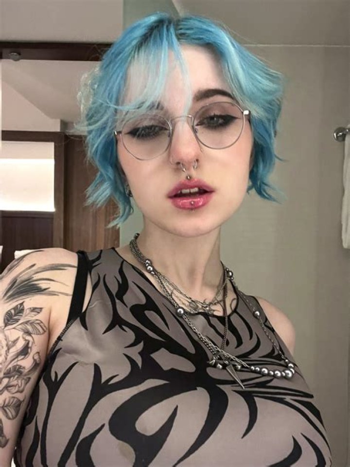 Exploring the Enigma of Nude Lyra Crow: An Artistic Journey