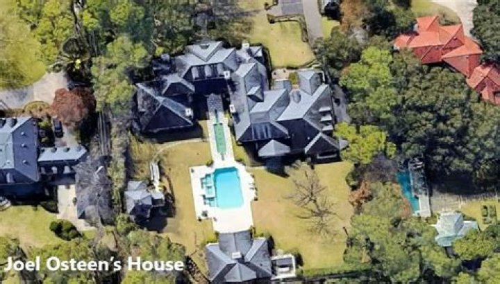 Exploring the Luxurious Residence of Joel Osteen