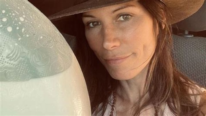 Unveiling Rhona Mitra's Husband: The Man Behind the Star