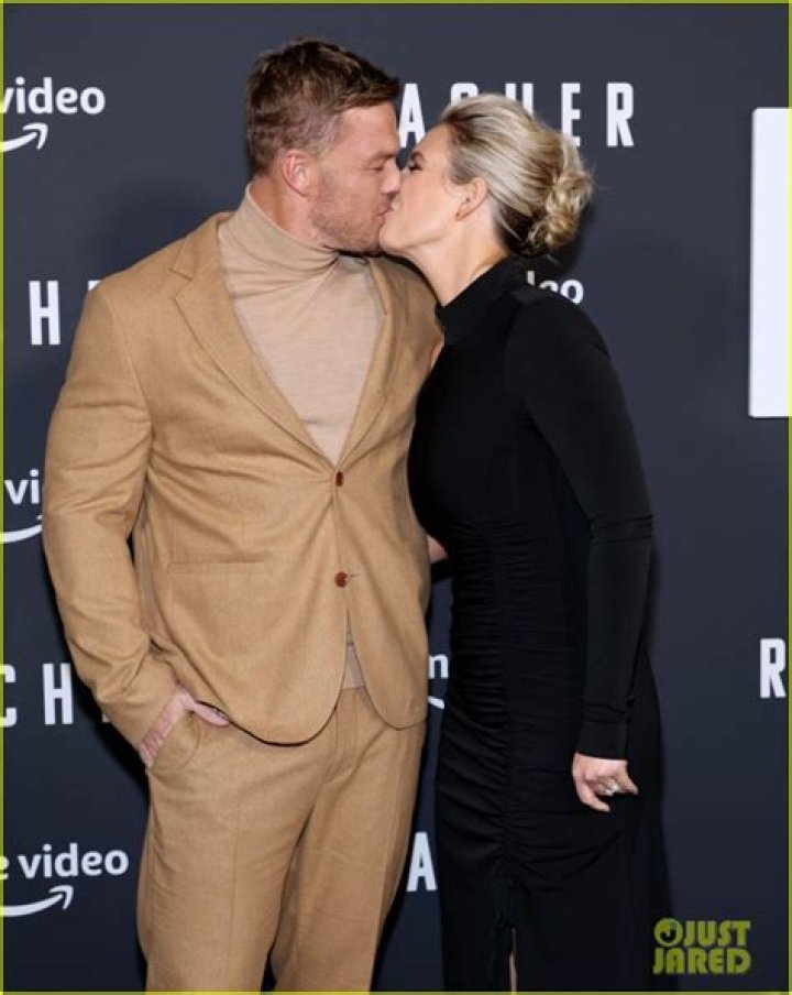 Unveiling the Height of Alan Ritchson's Wife: A Closer Look at Their Relationship
